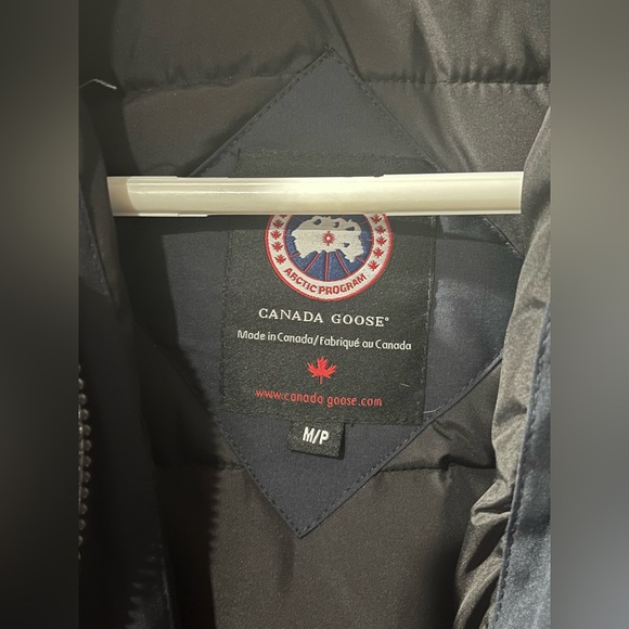 Canada Goose Kensington Parka – Women’s Long Down Coat – Navy – Authentic - Picture 5 of 8